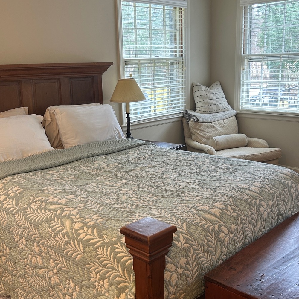 Quilted 100% Organic Cotton Bedspread KING Luxury Birds in Spring New With Tags - Picture 3 of 15